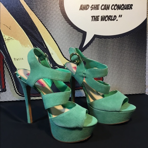 Betsey Johnson “ENDALL” Mint Green Platform Heels - Picture 8 of 8